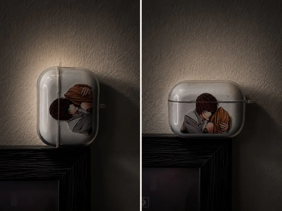 White anime Plain AirPods Case